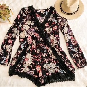 EUC Floral Romper Size Large by Band of Gypsies